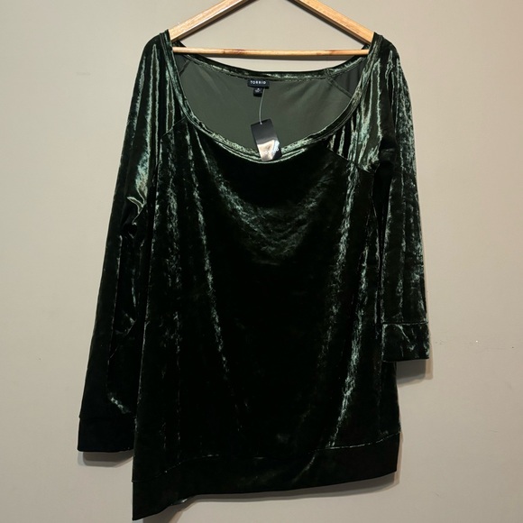 TORRID NWT Crushed Velvet Off Shoulder Top - Picture 6 of 10